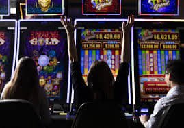 keraton bola mobile app interface showing live-dealer blackjack table on smartphone screen